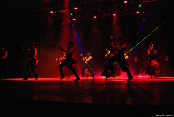 Танці пам’яті Майкла Джексона у Луцьку. ФОТО