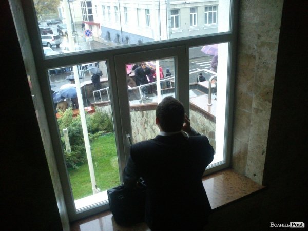 Мерію Луцька пікетують. ФОТО