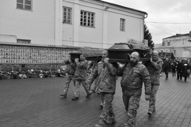 Луцьк попрощався з двома Героями