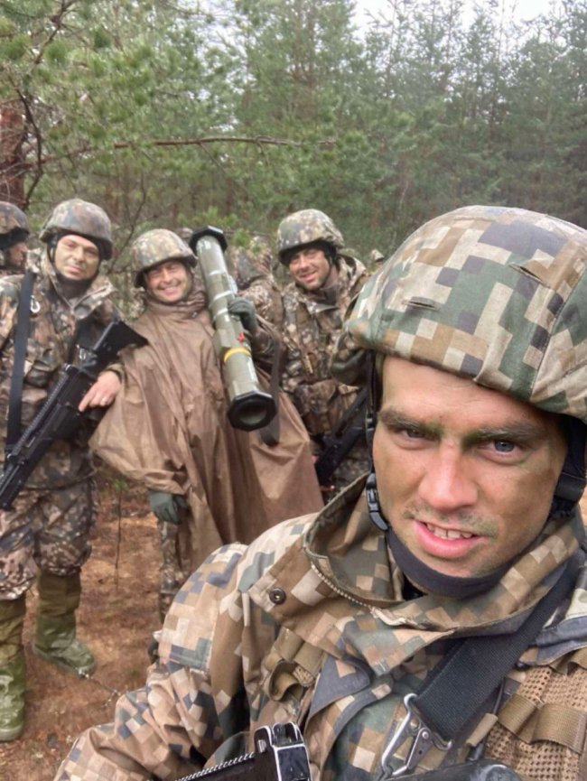 «Один Герой відбив 6 ворожих штурмів, інший – затрофеїв рашистський танк», – воїни-«росомахи» із 68-ої бригади 