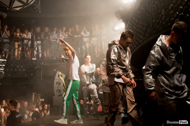 У луцькій «Опері» відгримів концерт Макса Барських. ФОТОРЕПОРТАЖ