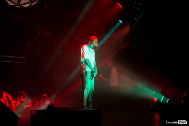 У луцькій «Опері» відгримів концерт Макса Барських. ФОТОРЕПОРТАЖ