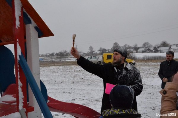 Гузь відкривав майданчики в окрузі попри снігопади*