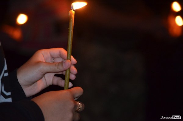 Зі сльозами на очах: на Волині зустріли загиблого земляка. ФОТО. ВІДЕО