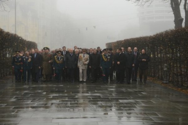 Регіонали звезли на марш в Київ студентів «за 50 гривень». ФОТО