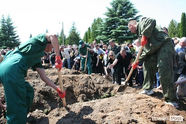 Воїнів-лучан поховали в Гаразджі. ФОТО