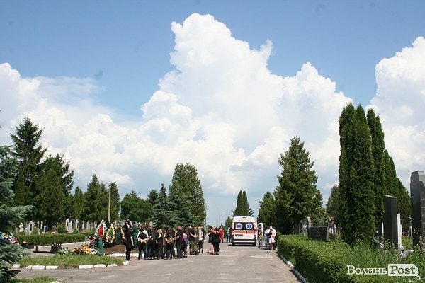 Воїнів-лучан поховали в Гаразджі. ФОТО