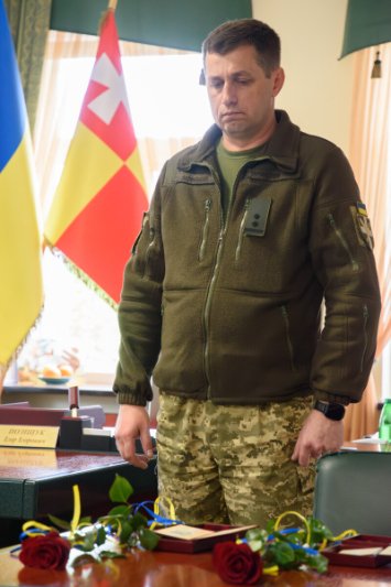 У Луцьку вручили посмертні нагороди рідним загиблих на війні Героїв. ФОТО