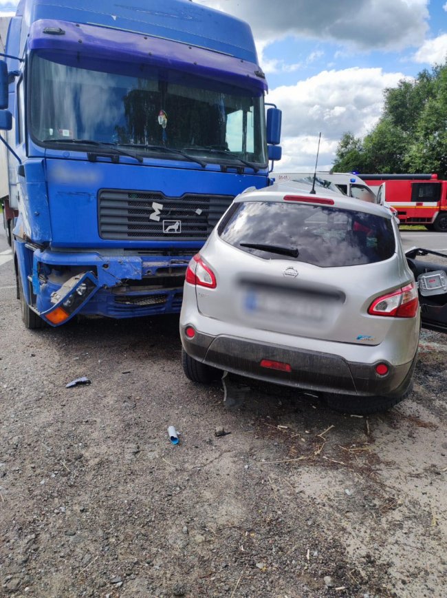 На Волині зіткнулися легковик та вантажівка: є загиблий. ФОТО