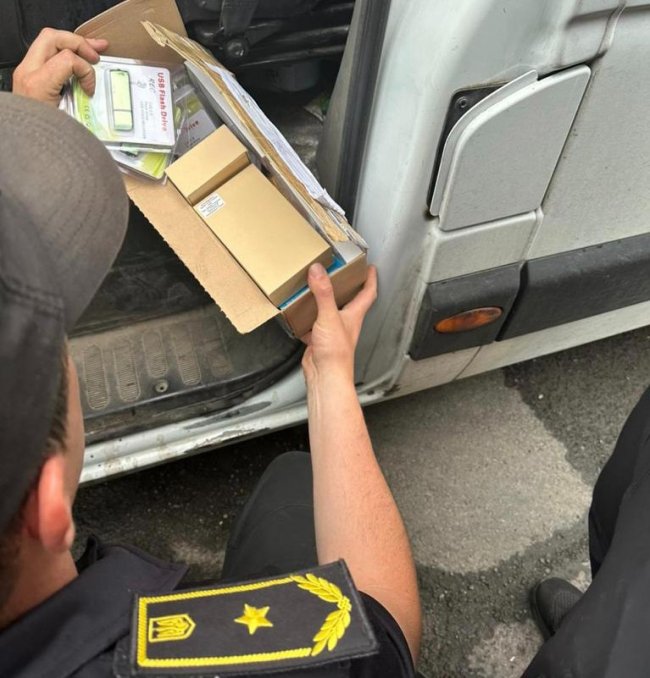  В «Устилузі» в авто волинянина  знайшли контрабандний товар. ФОТО