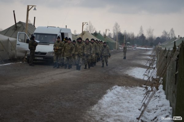 Луцькі волонтери привезли допомогу мобілізованим волинянам. ФОТО
