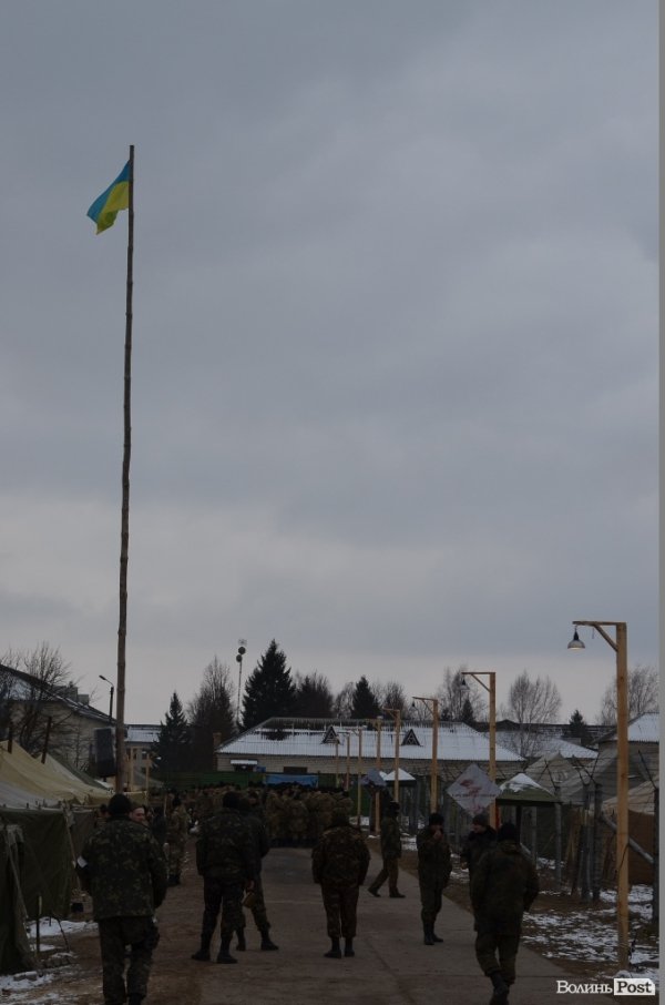 Луцькі волонтери привезли допомогу мобілізованим волинянам. ФОТО