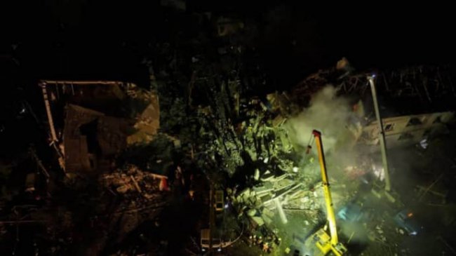 Вдаслідок удару по передмістю Дніпра постраждали 20 людей, 3 дітей − у важкому стані