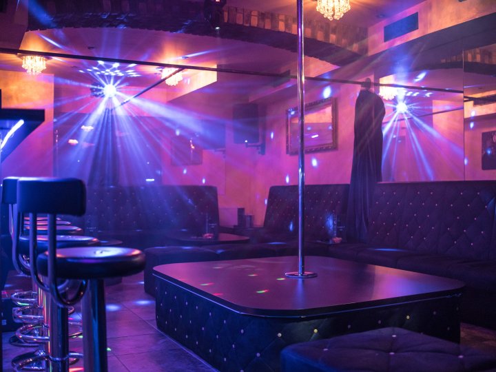 Чи відкриється у Луцьку стриптиз-клуб?
