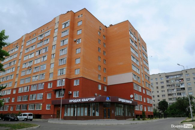 Професійно і комфортно: лучан запрошують до нового відділу продажу «ЛДБК»*