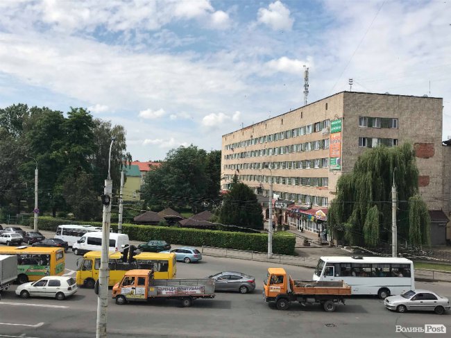 У Луцьку біля Старого ринку – «тягучка». ФОТО