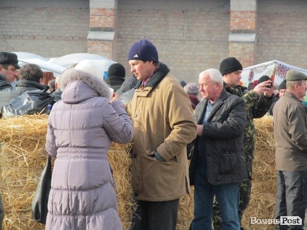 У Луцьку фірма замість новорічного корпоративу збирає гроші на АТО. ФОТО 