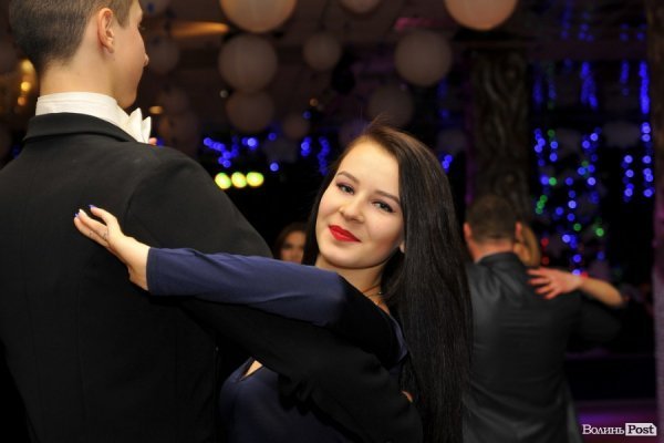 Фото різдвяного балу в Луцьку