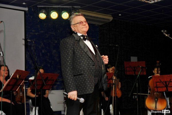 Фото різдвяного балу в Луцьку