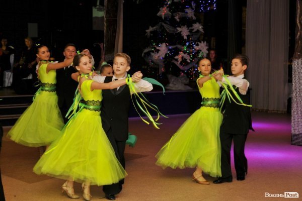 Фото різдвяного балу в Луцьку