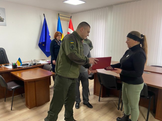Дружині Героя з Луцького району вручили його посмертну нагороду