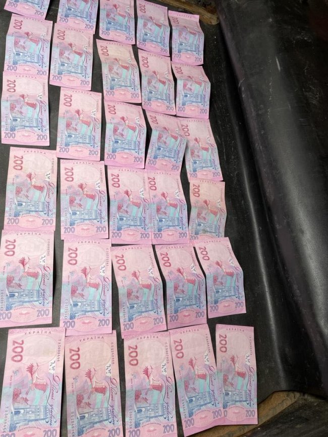 Податківцю з Волині, який «погорів» на хабарі, повідомили про підозру