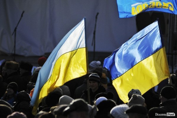 Віче на луцькому Євромайдані. ФОТО