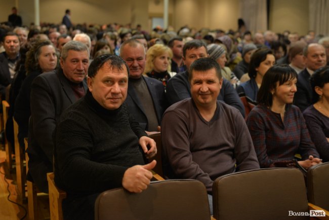 Томос, селфі та колядки: Петро Порошенко на Волині. ФОТОРЕПОРТАЖ