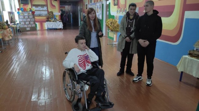 Школярі з Волині розповіли, як на руках винесли однокласника на гору в Карпатах. ВІДЕО