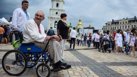 Святкування Дня Києва: українці влаштували Мегамарш у вишиванках. ФОТО. ВІДЕО