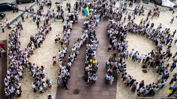 Святкування Дня Києва: українці влаштували Мегамарш у вишиванках. ФОТО. ВІДЕО