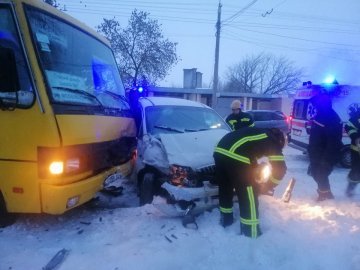 Аварія біля Старого ринку у Луцьку: чоловіка з травмою голови госпіталізували до лікарні