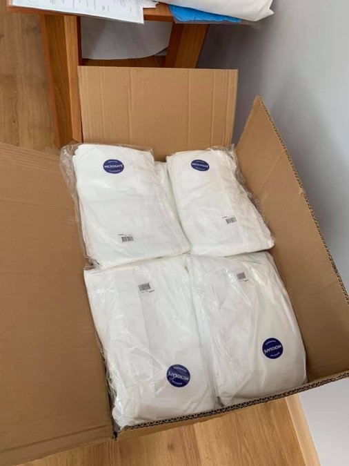 Волинські медики отримали 60 захисних костюмів високого ступеня захисту. ФОТО