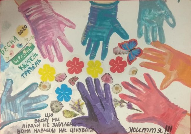 Волинські медики отримали 60 захисних костюмів високого ступеня захисту. ФОТО