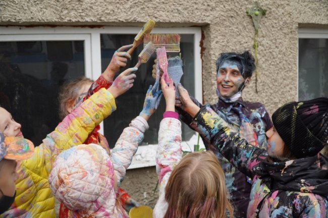 У Луцьку влаштували яскравий мистецький перформанс. ФОТО