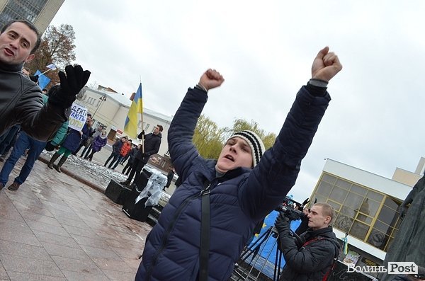 У Луцьку - студентський Євромайдан без партсимволіки. ФОТО