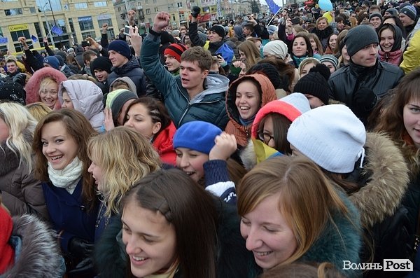 У Луцьку - студентський Євромайдан без партсимволіки. ФОТО
