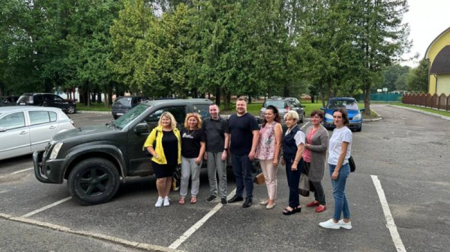 На Волині представники міськради купили військовим автомобіль. ВІДЕО