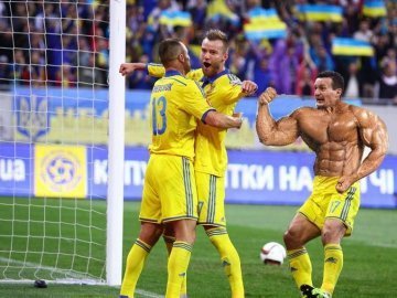Українських футболістів «накачали» допінгом. ФОТО