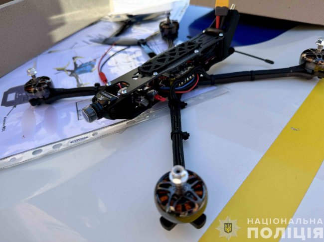 Поліцейські стрілецького батальйону Волині отримали 20 «бойових пташок» від колег із Запоріжжя