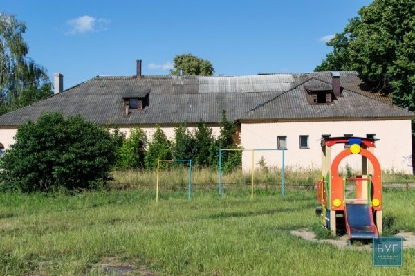 У Благодатному в приміщенні колишньої лазні влаштували притон. ФОТО
