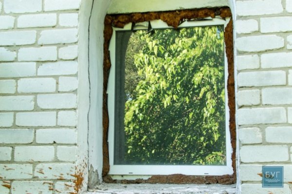 У Благодатному в приміщенні колишньої лазні влаштували притон. ФОТО