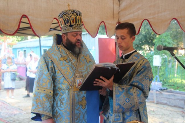 У волинському онкодиспансері на місці майбутньої церкви відзначили храмове свято