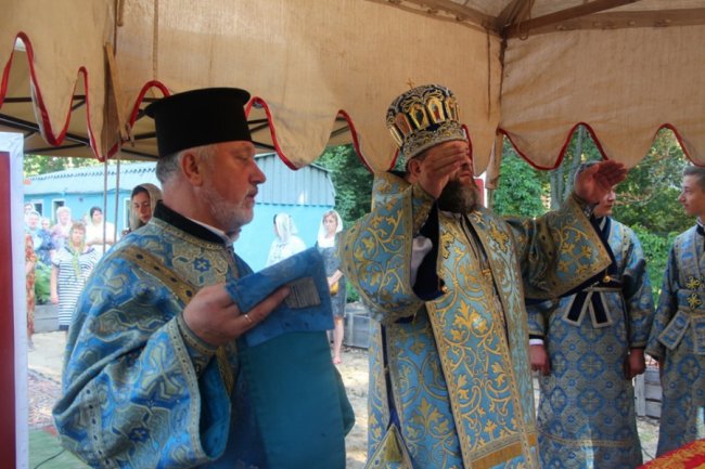 У волинському онкодиспансері на місці майбутньої церкви відзначили храмове свято