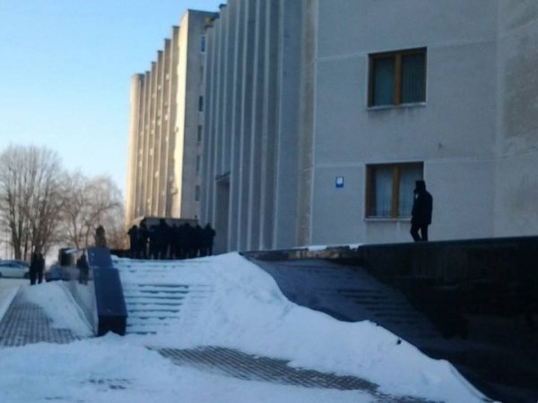 Пікет під ОДА: «Башкаленко, вали звідси!». ФОТО