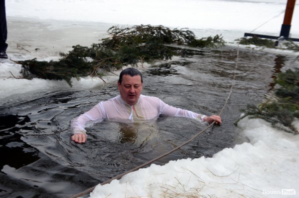 Лід, ополонка та Йорданська вода: Водохреще у Луцьку 