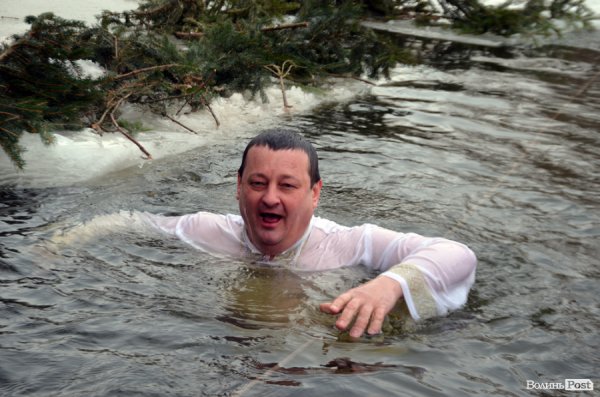 Лід, ополонка та Йорданська вода: Водохреще у Луцьку 