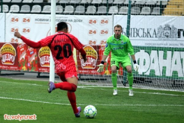 Західноукраїнське дербі: фото з гри «Волині» у Львові