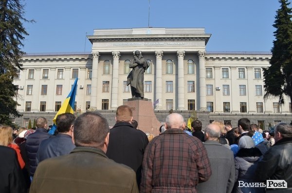 У Луцьку вшанували пам'ять Шевченка. ФОТО