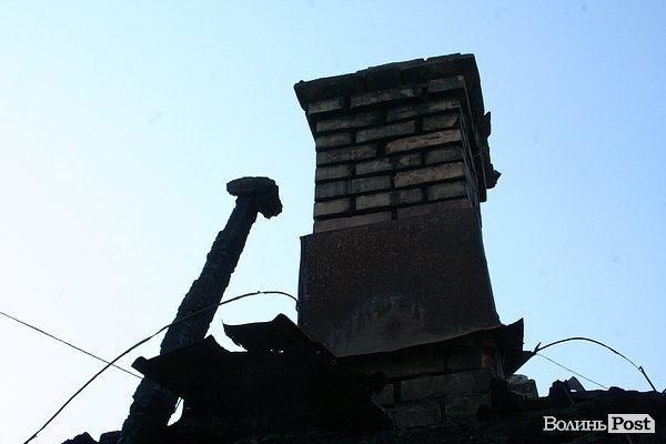 У центрі Луцька згоріла унікальна колекція книг. Власник підозрює підпал. ФОТО